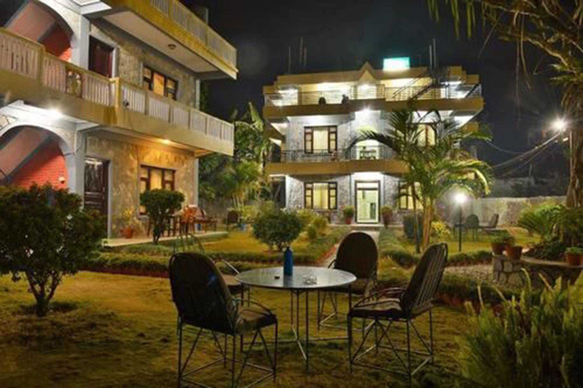 Hotel Mandala Pokhara Luaran gambar